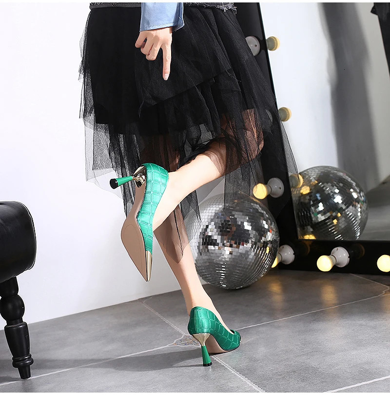 Womens high heels sexy color lock fashionable womens shoes Pointed toe slim high heels black green high heels bow 241024