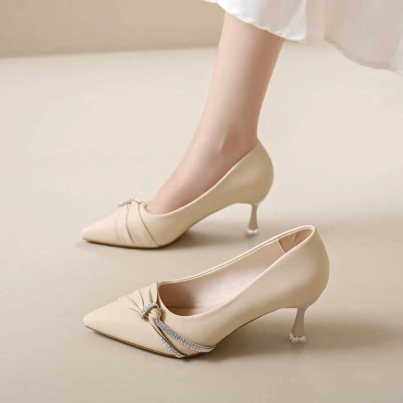 High Quality Elegant Design Sensual Beige Womens Apartment Autumn New French Style Elegant Diagonal High Heels T241024