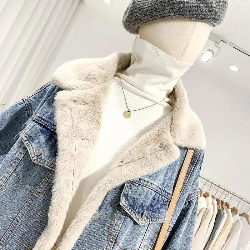 DoubleSided Lamb Wool Denim Jacket Womens Velvet Thick Furry Casual BF Padded Loose Winter Cowgirls Coat 241025