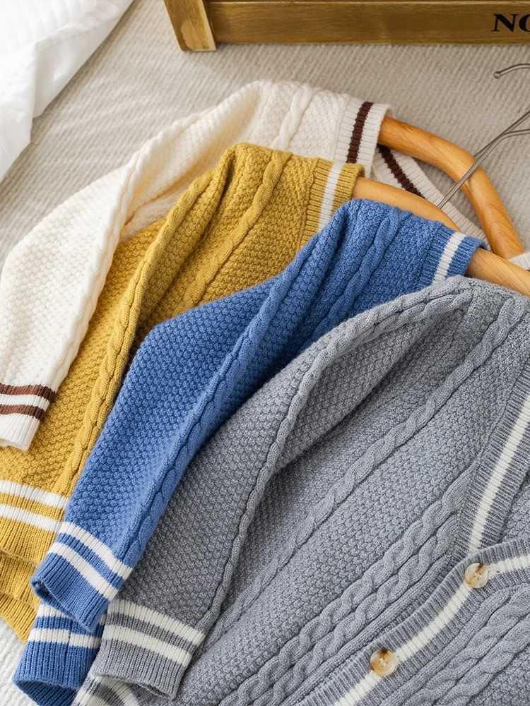 Twisted and clean colored knitted cardigan for autumn and winter suitable for boys children and toddlers W241025