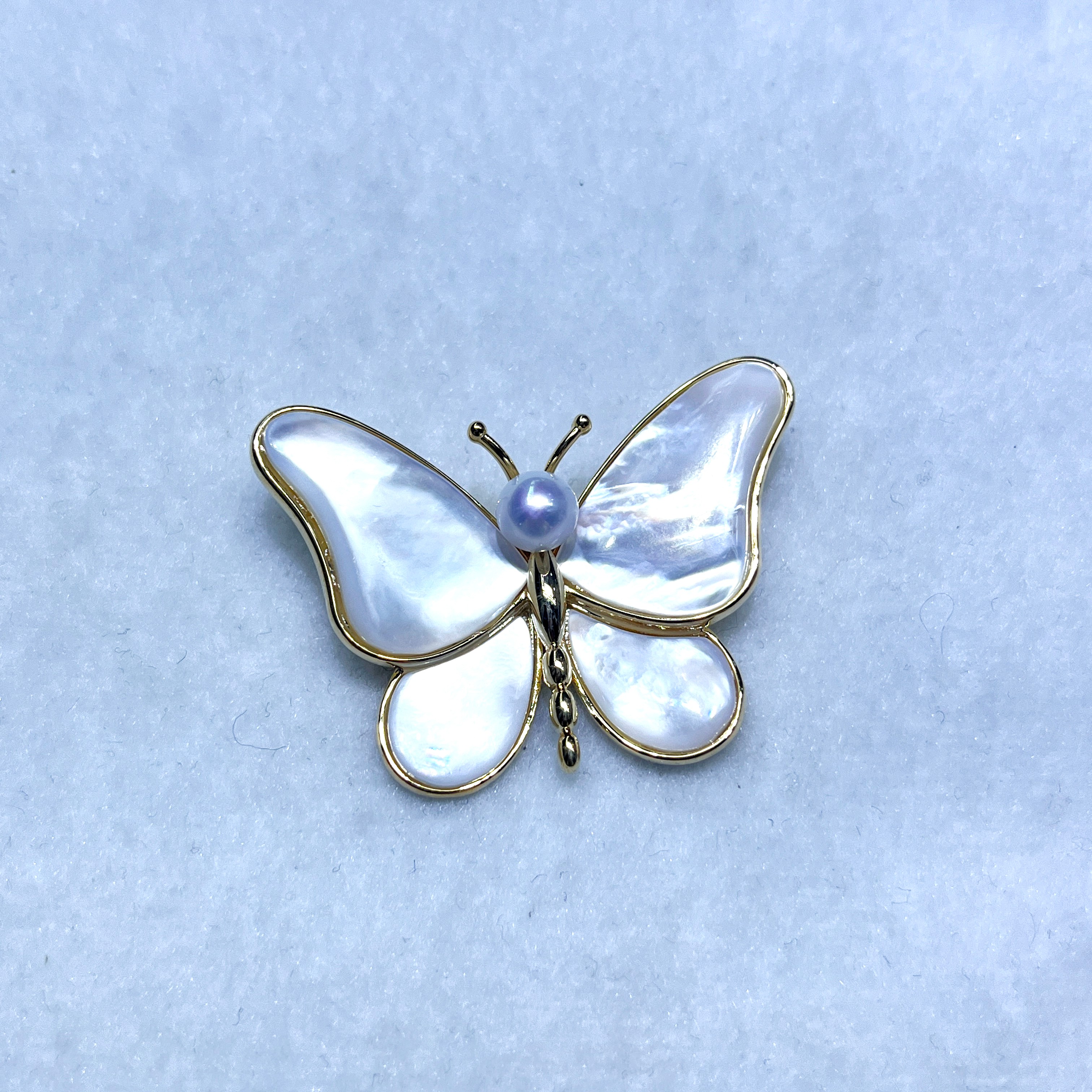 Fashionable And High-End Butterfly Brooch Exquisite Pearl Brooch Pins Women's Minimalist Style Diamond Pin Brooch
