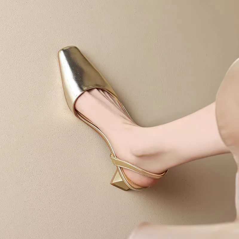 High Quality Womens Sandals Womens Square Leather Toe Med Heel Summer Womens Gold Strap Pump Shoes Womens Wedding Party Sizes 35-41 T241024