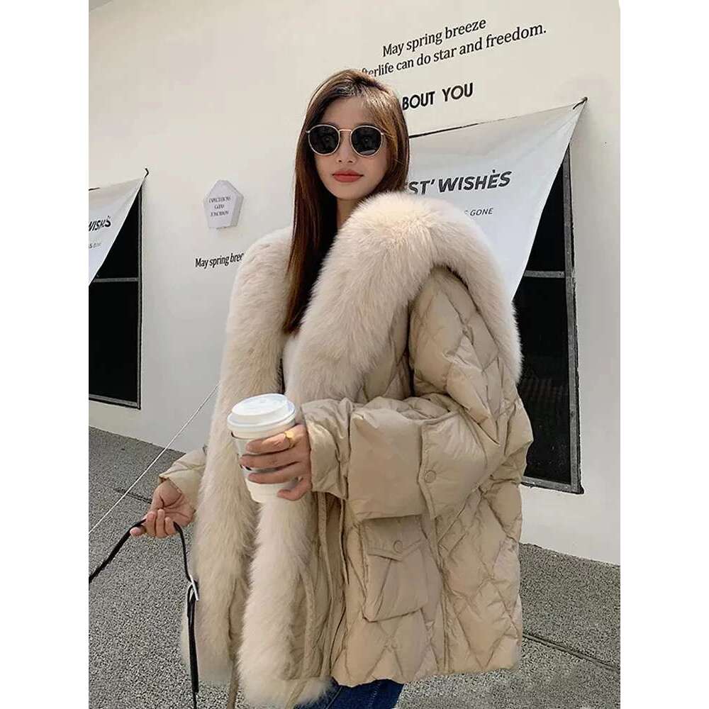 2024 Luxury Fox Fur Collar Long Coats 2024 Women Winter Soft Warm Loose Jacket Puffer Parka Female Windproof Snow Outwear Coats 525
