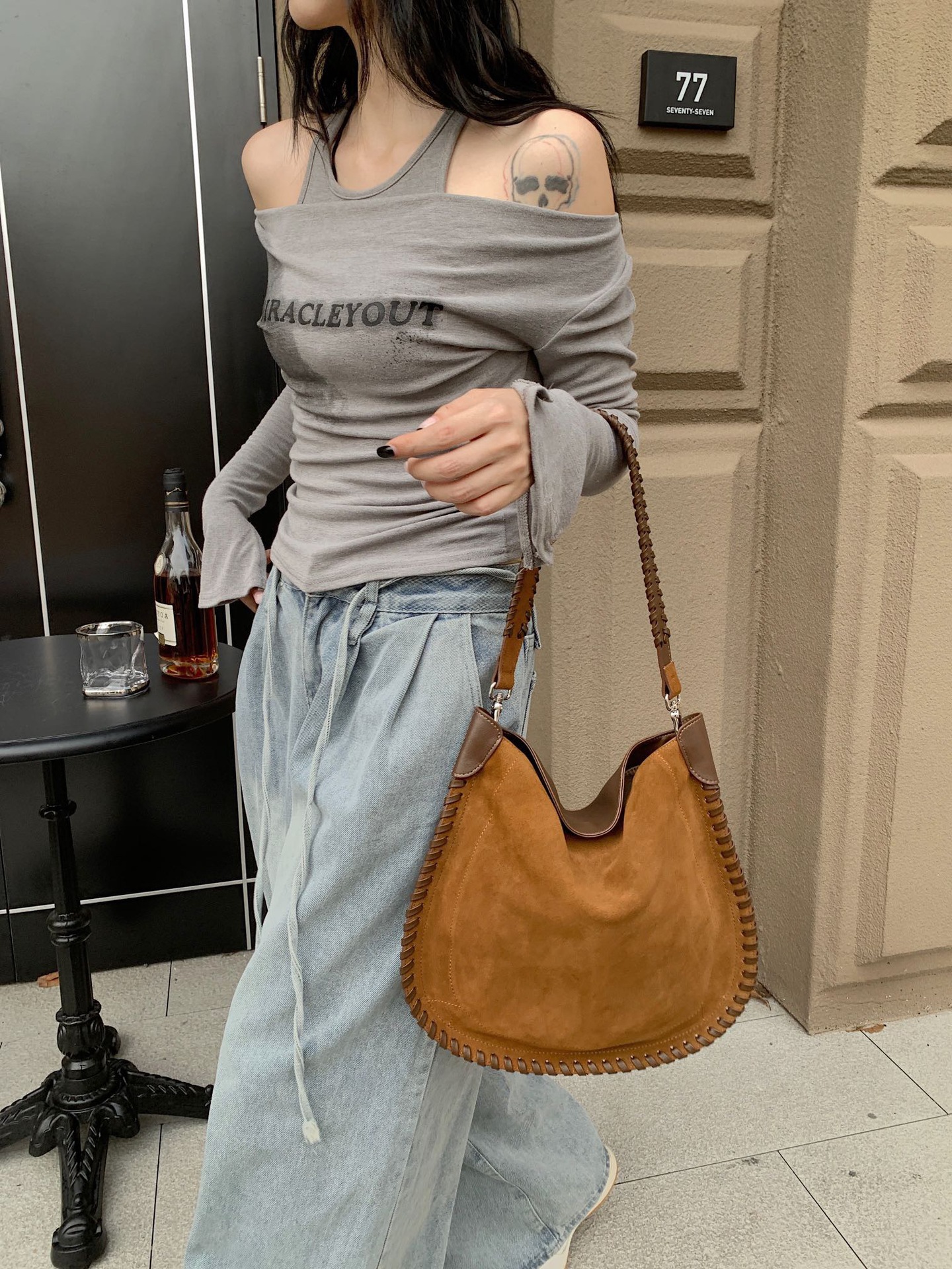 Shoulder Bags French Designer Vintage Frosted Suede Woven Tote Bag For Women's Retro Causal Style Crossbody High-quality Cowhide Handbag 0417 4