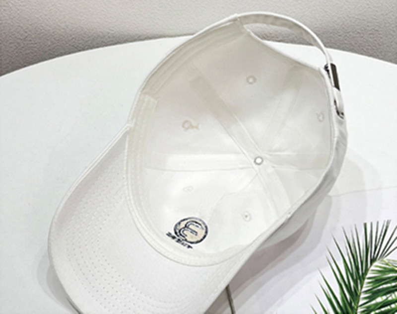 Free shipping New High Quality Caps Fashion Baseball hats Mens Womens Sports Caps Forward Cap Adjustable Fit Hat A timeless classic designer hat Y-10
