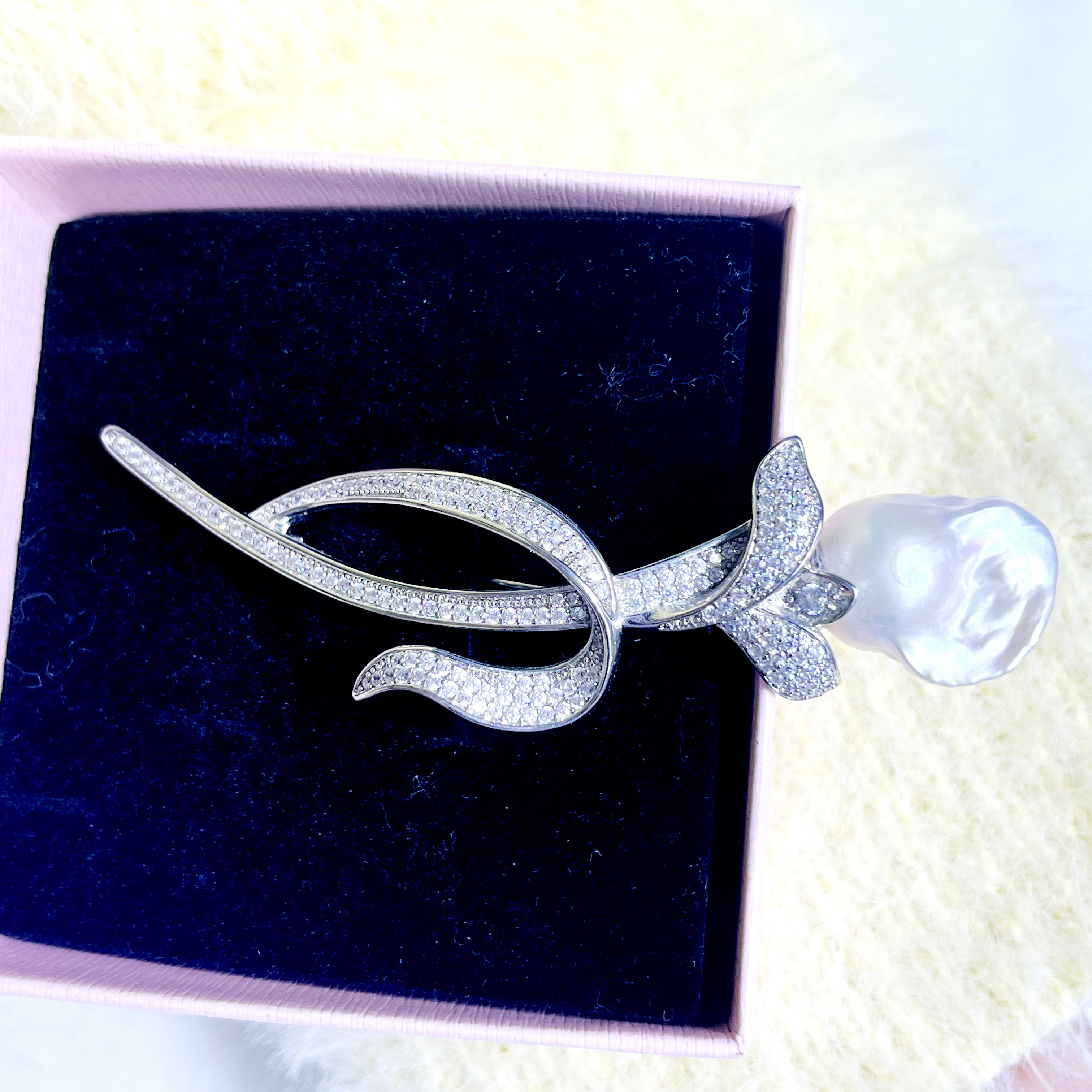 Fashion Jewelry Tulips Wholesale Natural Freshwater Baroque Pearl Brooch Decorative Brooch