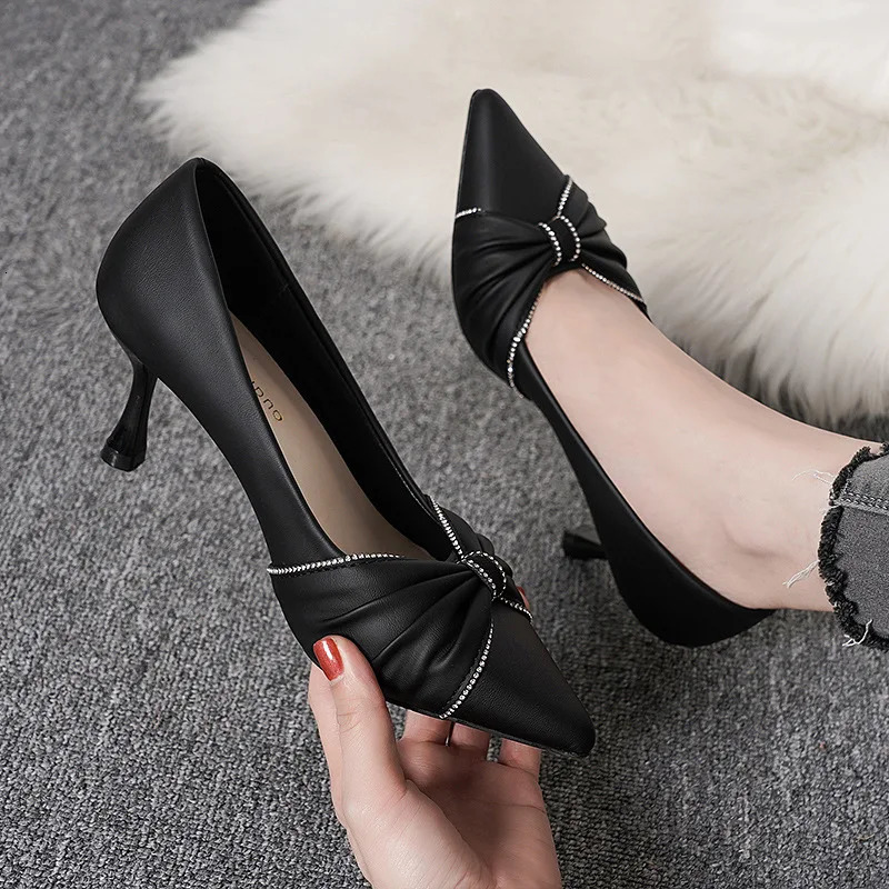 Black high heels womens slim high heels 2024 autumn points work shoes temperature professional womens shoes non fatigue feet 241024