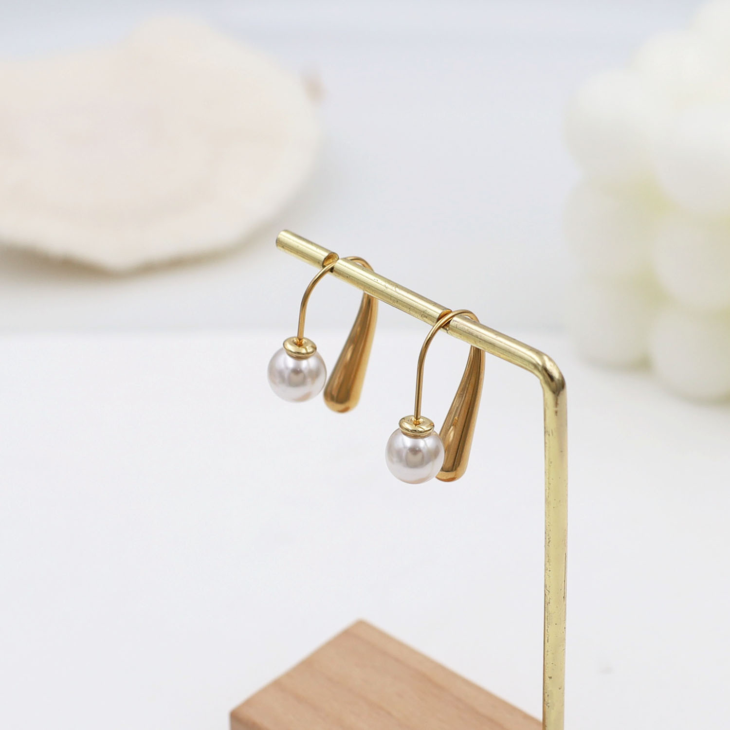 Luxurious Letter Inspired Earrings With Diamond Crystals & Pearls Gold Plated Sterling Silver For Ladies Designer Water Droplet Pearl Earrings CRP2410257 PTP1