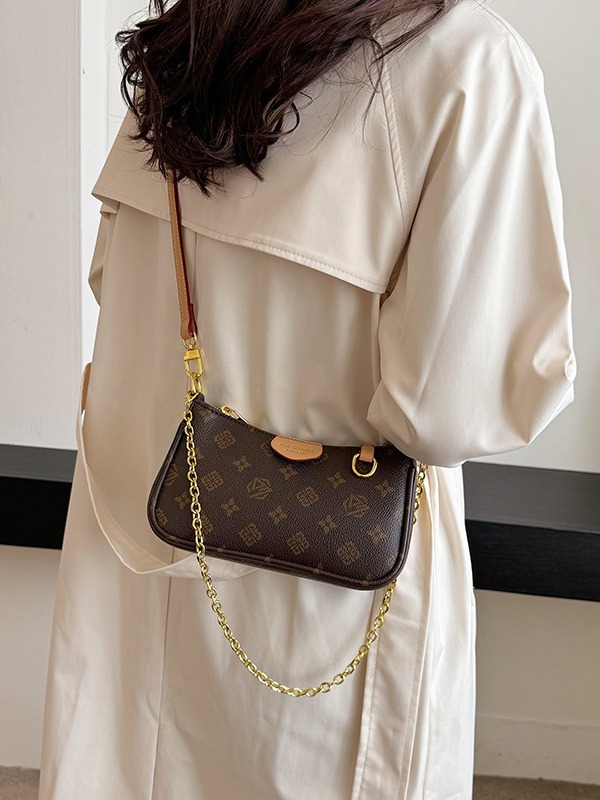 Texture chain 2024 early fall new women's retro color contrast shoulder with the same crossbody bag