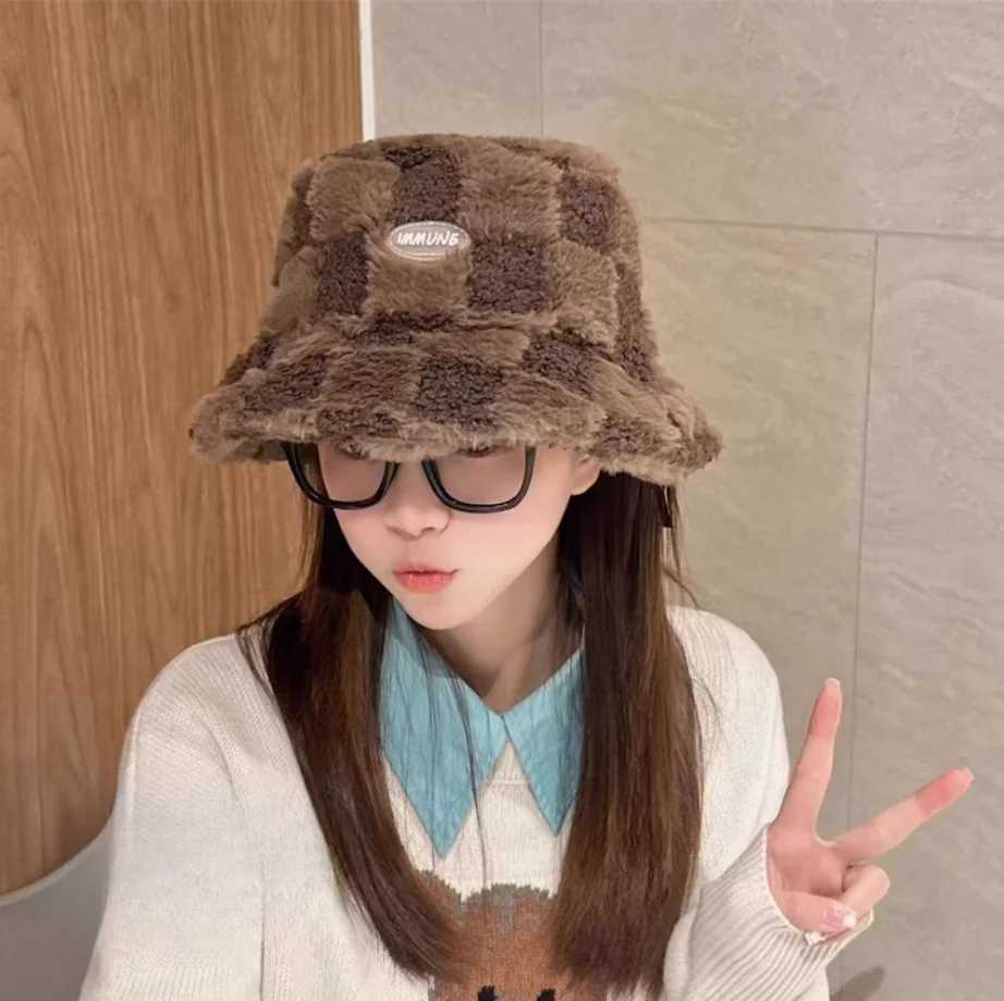Unisex Checkered Plush Bucket Hat For Women Men Autumn Winter Lamb Wool Outdoor Thick Warm Sun Visor Panama Cap Fisherman CapX241025