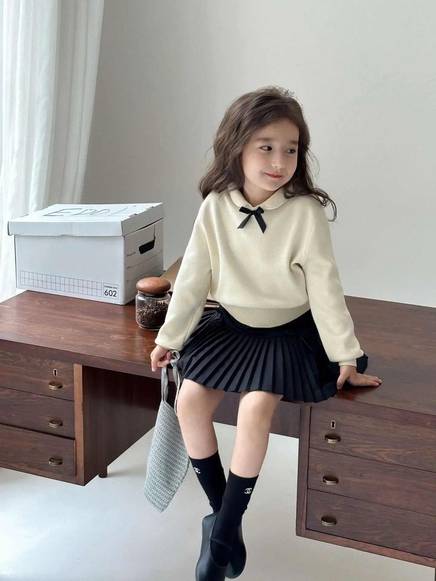 Girls sweater autumn academic 2024 bow hood sweater doll collar top shoulder Versatile childrens clothing sweet W241025
