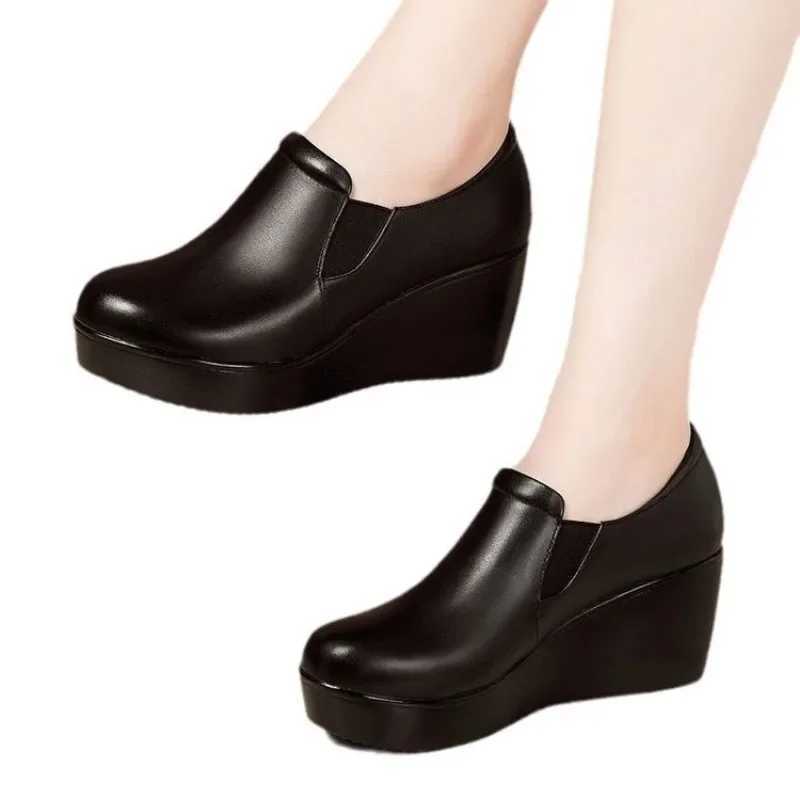 High Quality Wedge shaped womens shoes trend platform boots round womens pump womens black swing shoes spring autumn mom shoes Bota Feminina T241024