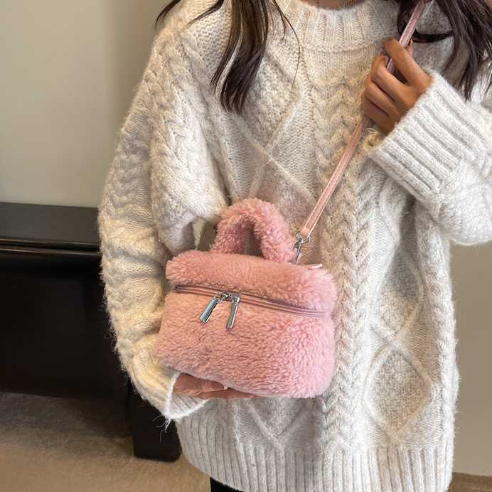 Autumn winter lamb wool niche popular women's bag versatile plush handbag fashionable single shoulder crossbody bag 241015