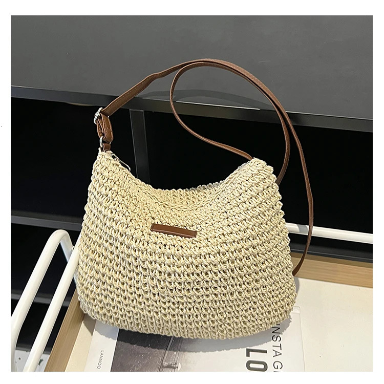 The Use of Summer Messenger Bag Simple and Stylish Suitable for Going Out Shopping Dating 241017