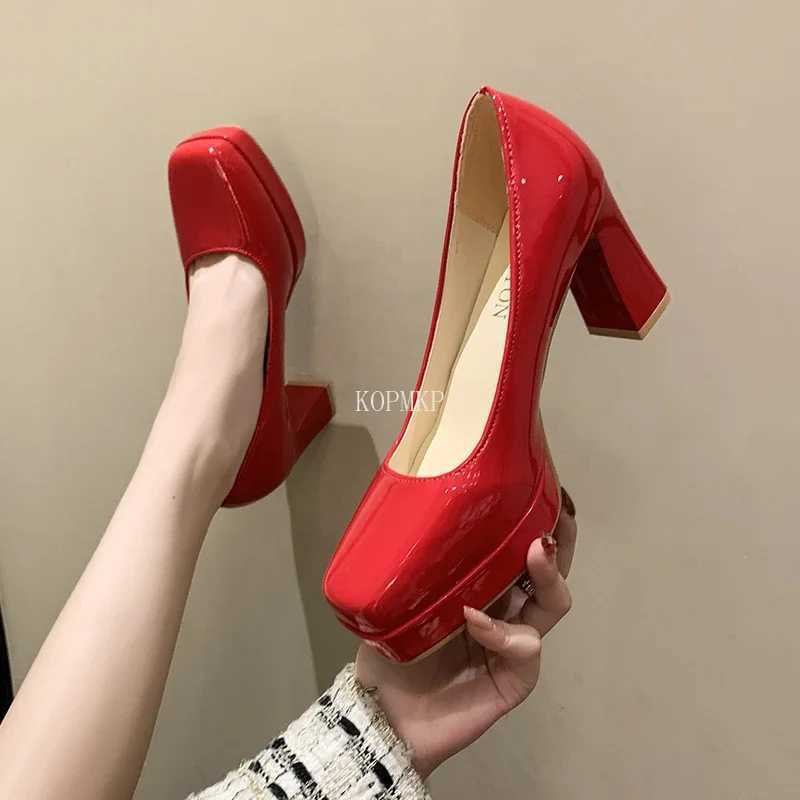 High Quality Sexy Square Heel Womens Shoe Heel Patent Leather Wedding Party Large Size 44 Pump Square Heel Zapatos De Mujer Plataforma T241024