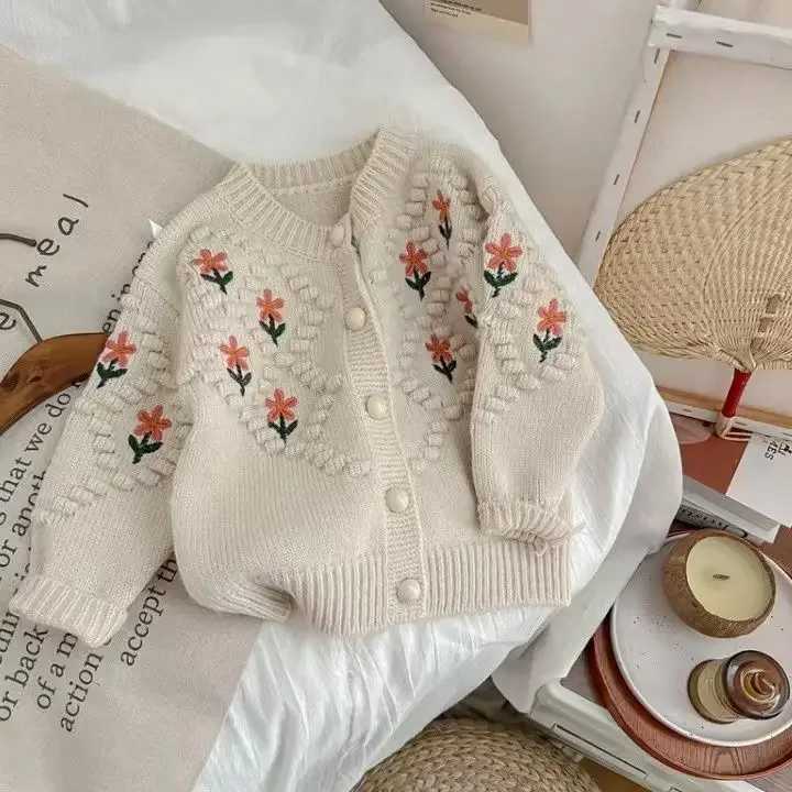Girls sweater cardigan wool sweater autumn and winter new Korean childrens spring knitted thick top round neck knitted sweater W241025