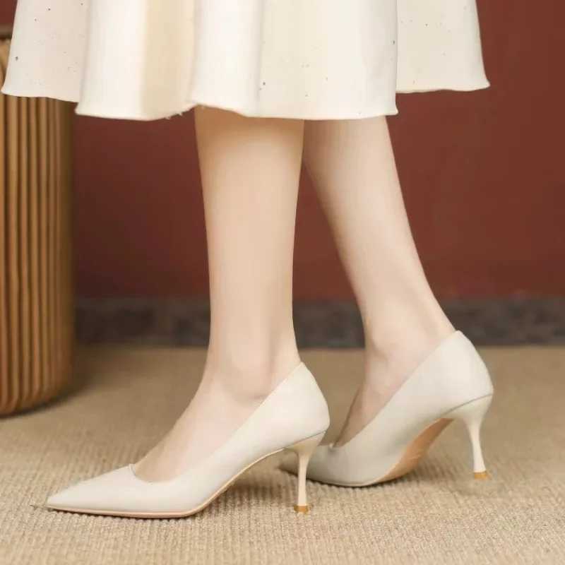 High Quality Womens White Sharp Toe Stiletto High Heels Spring/Autumn New 3cm Single Shoes Medium High Work Shoes T241024
