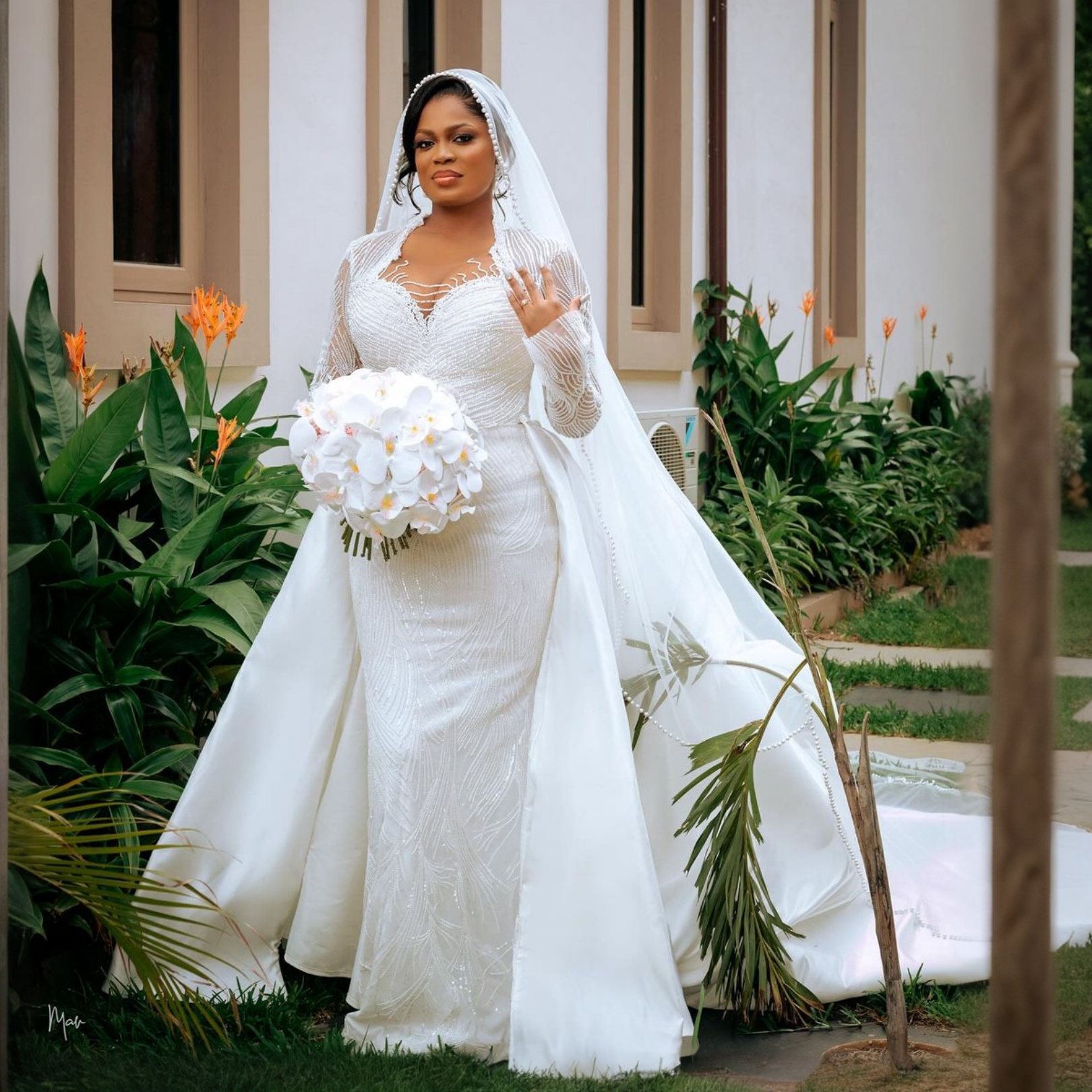 2024 Plus Size Aso Ebi Wedding Dress Bridal Gowns For Bride African Illusion Mermaid Long Sleeves Beaded Lace Pearls Detachable Train Wedding Gowns Fo