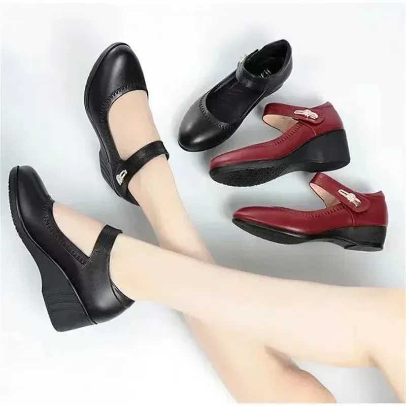 High Quality Zapatos De Mujer Womens Cute and Comfortable Buckle Black Patent Leather Height Boosting Shoes for Women Cool Wine Red High Heels T241024