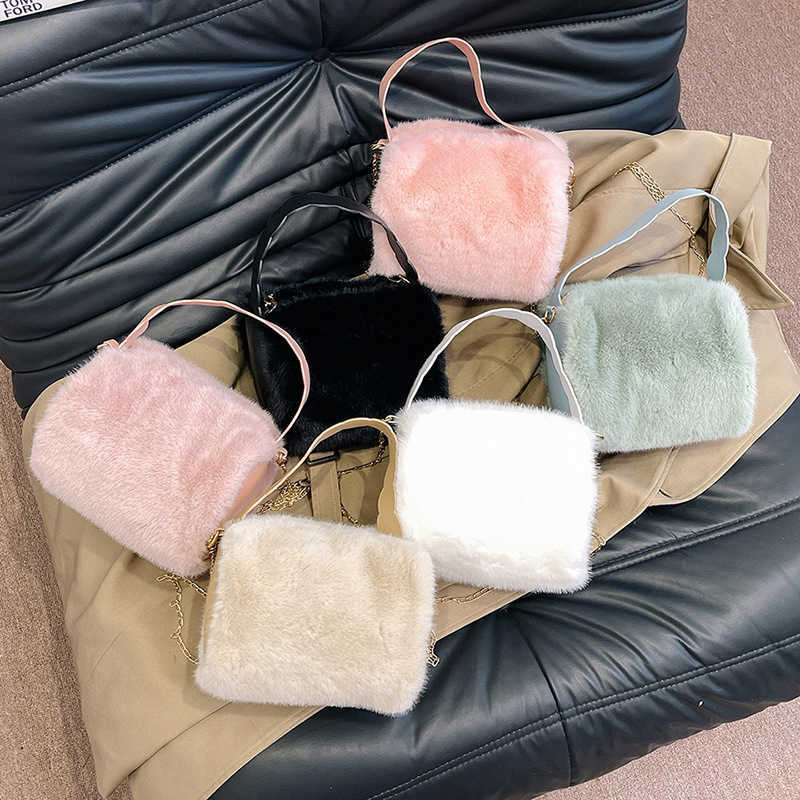 Autumn winter new fur bag, women's fashionable versatile chain shoulder crossbody bag, trendy pillow bag, hand-held plush bag 241015