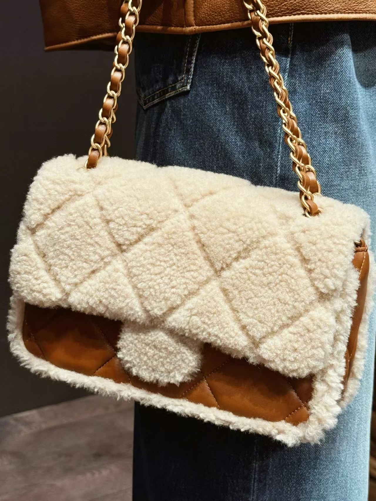 24K Lamb Wool Women Winter Shoulder Bag Fashion Flap Crossbody Bags Designer Wallet Leather Plaid Luxury Purses And Handbags Chain Belt Pochette Underarm Bags 2918