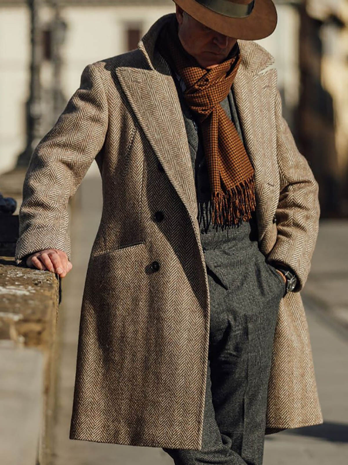 Hnadsome Men's Overcoat Peaked Lapel Tailored Wool Blend Jacket Harringbone Blazer Autumn Winter Double Breasted Plus Size Windbreaker Custom Mad