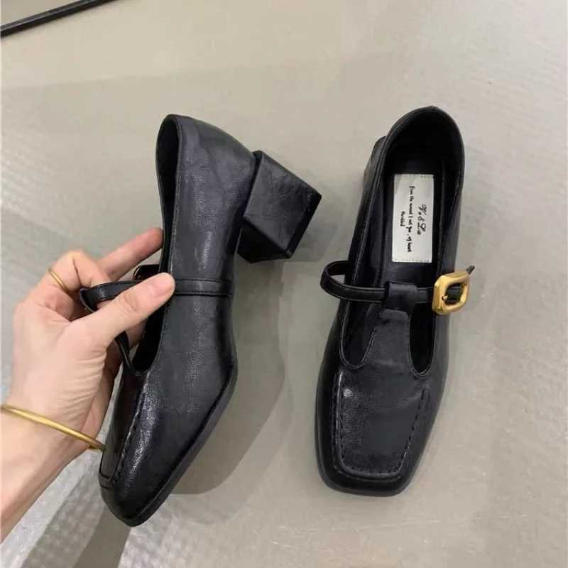 High Quality French womens square foot pump new comfortable square foot dress shoes simple and fashionable womens thick foot shoes T241024
