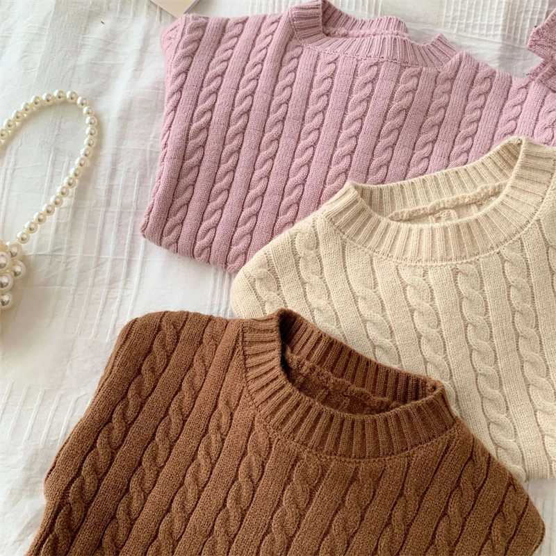 Solid color soft knitted sweater for young children baby boys and girls suitable for childrens tops autumn childrens cashmere velvet sweater W241025