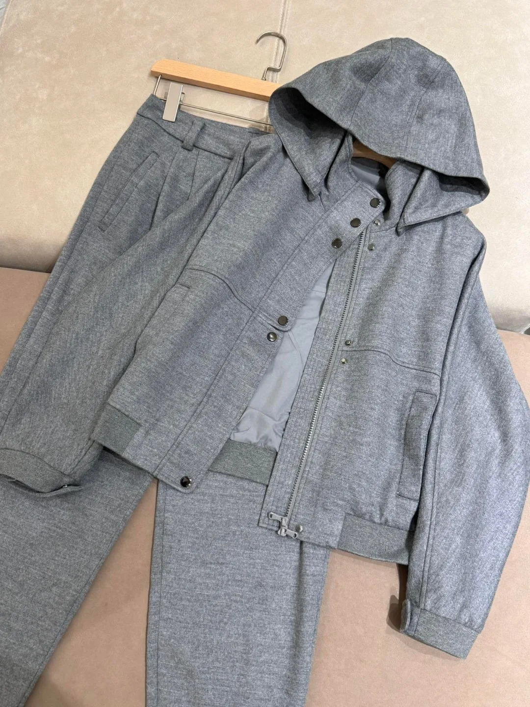 Autumn womens pants set hooded sweatshirt jackethigh waisted pants sports casual mens 2-piece set BC 241024