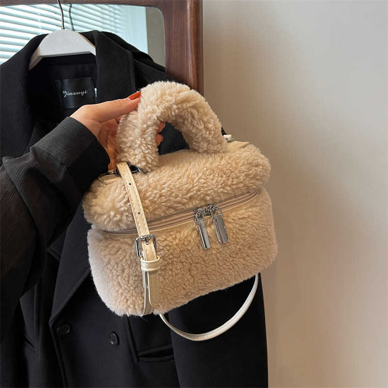 Autumn winter lamb wool niche popular women's bag versatile plush handbag fashionable single shoulder crossbody bag 241015