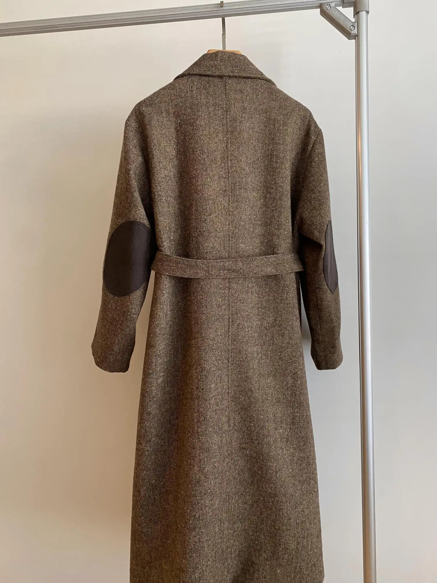 Coffee colored double-sided wool coat suitable for womens winter fashionable Hepburn style wool coat 241024