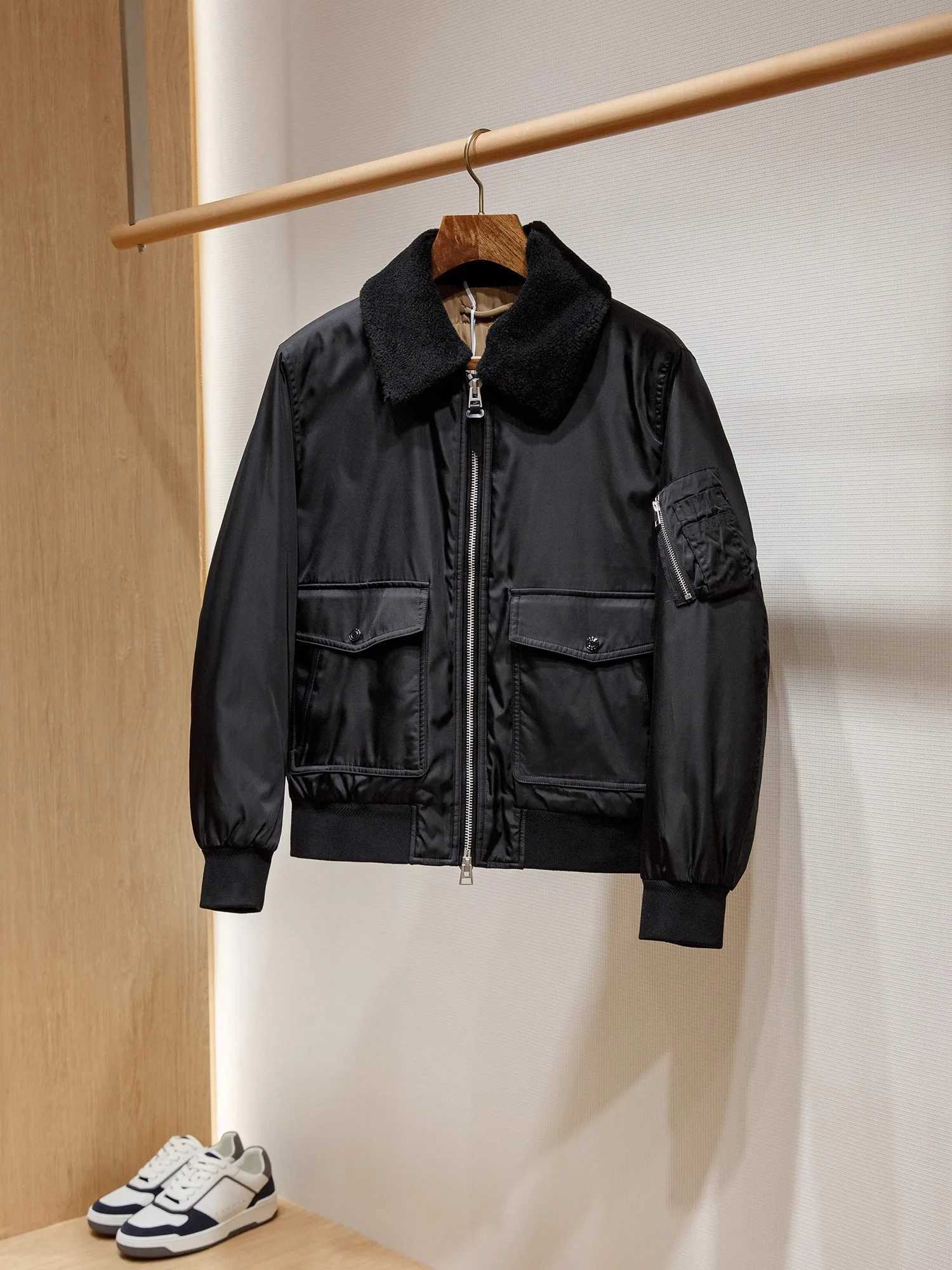 Wool cotton padded winter 2024 new mens sheepskin lapel cotton padded jacket high-quality fashionable and luxurious mens padded jacket clothing W24102