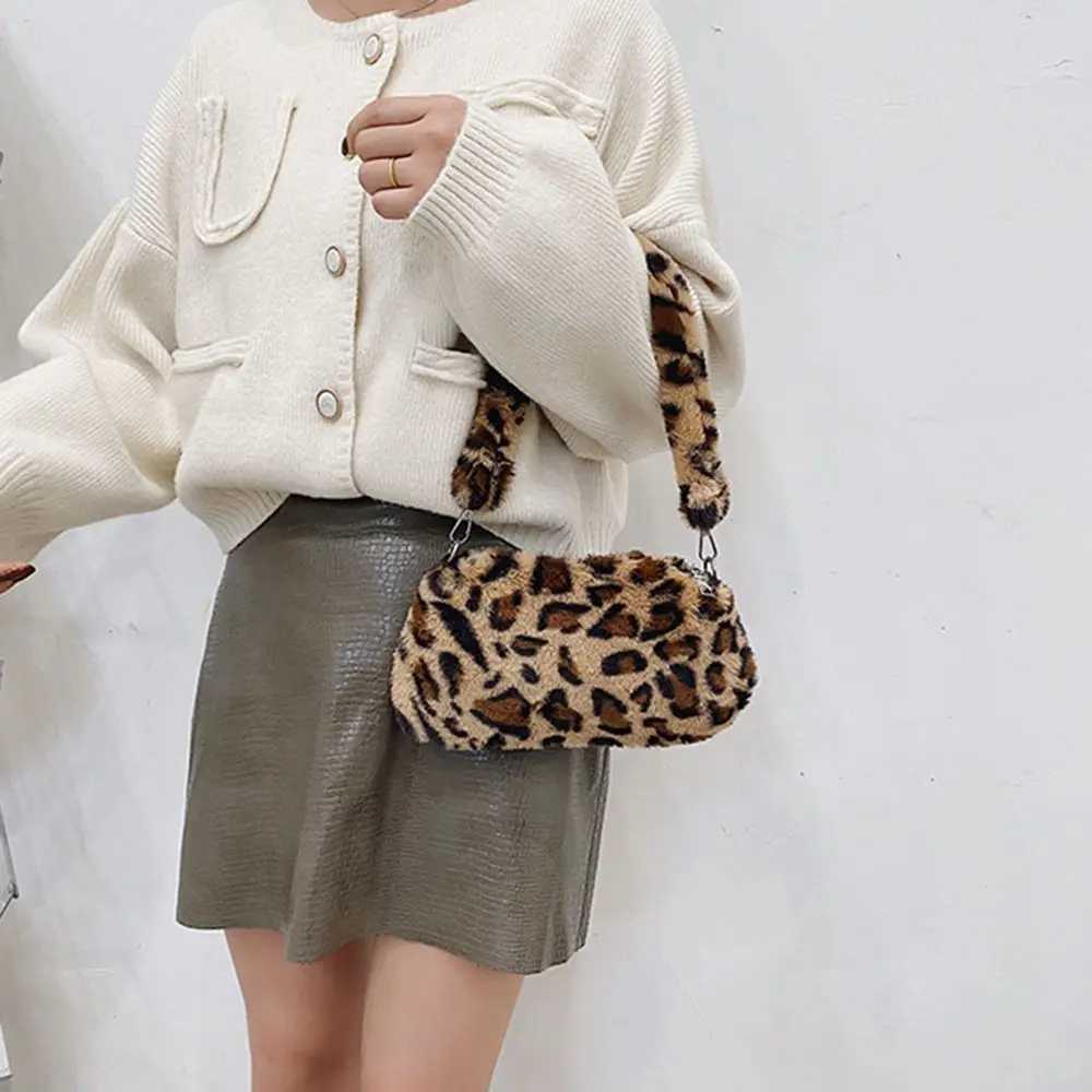 New Womens Casual Shoulder Bag Animal Print Leopard Plush Lady Shoulder Underarm Bag Female Messenger Bag Crossbody Bags Y250320