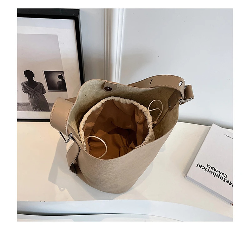 Retro Small Solid Color Leather Shoulder Bags for Women ner Korean Fashion Female Handbags Underarm Bag 241021