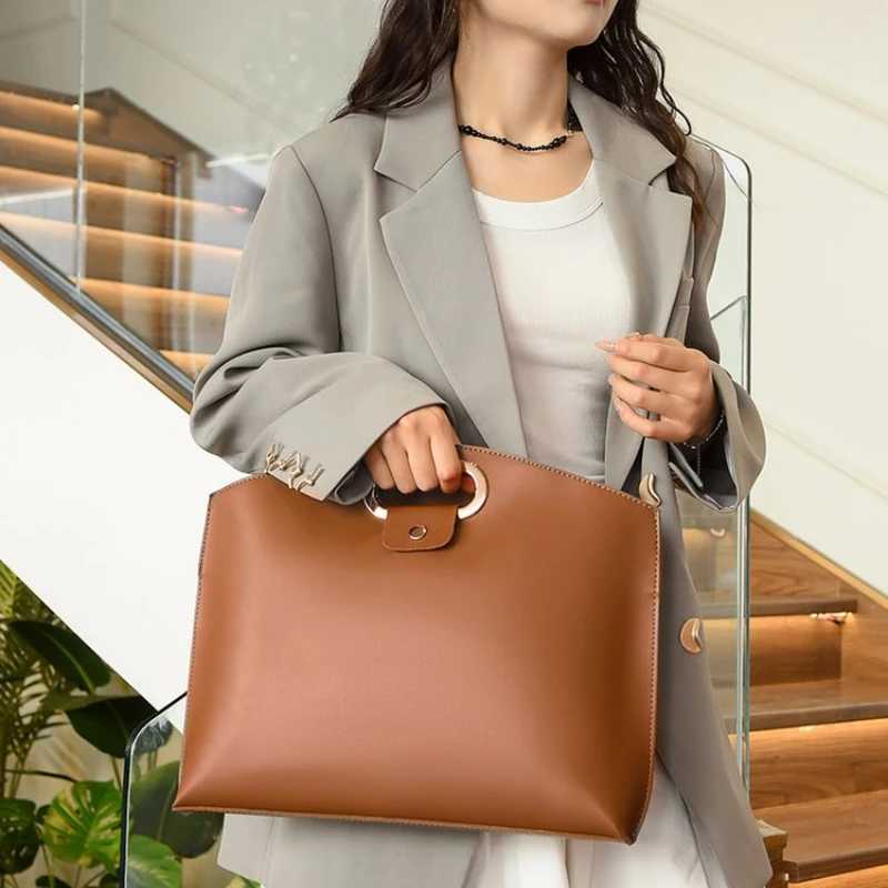 Classic Casual Fashion Pu Handbag 2024 New Design Versatile Large Capacity Commuting Briefcase Combination Bag 241025