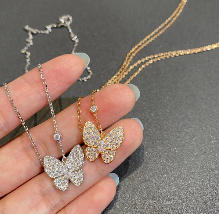 Classic White Fritillary Designer Necklace Quality V Gold Necklace Red Blue Butterfly Necklace Multi Color Custom Pendant Chain sisters Gift