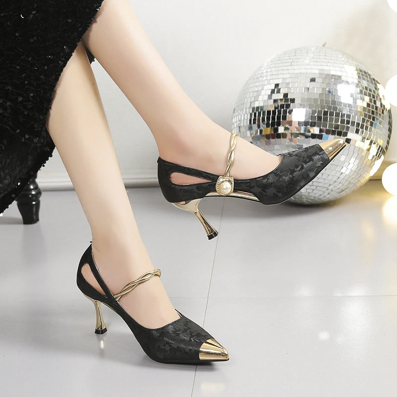 Womens Sandals Summer High Heels Pointed Head Embroidered Thin Belt Bag Head Sandals 241024