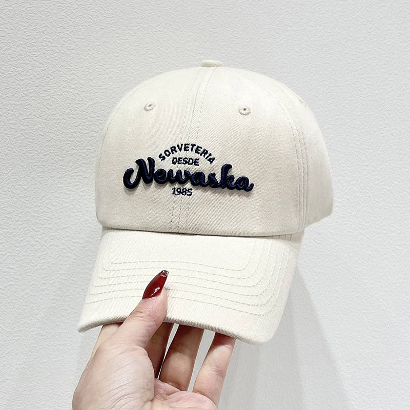 Free shipping New High Quality Caps Fashion Baseball hats Mens Womens Sports Caps Forward Cap Adjustable Fit Hat A timeless classic designer hat U-3