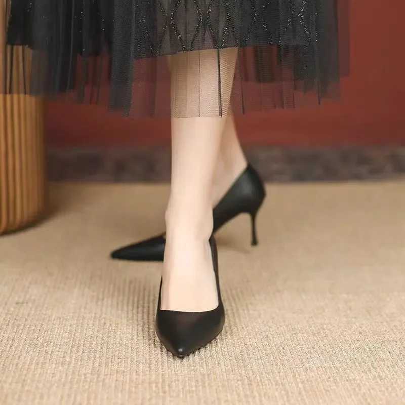 High Quality Womens White Sharp Toe Stiletto High Heels Spring/Autumn New 3cm Single Shoes Medium High Work Shoes T241024