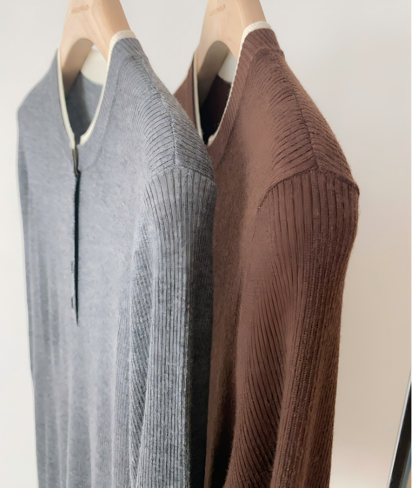 Luxry brand buttoned collar wool jumper