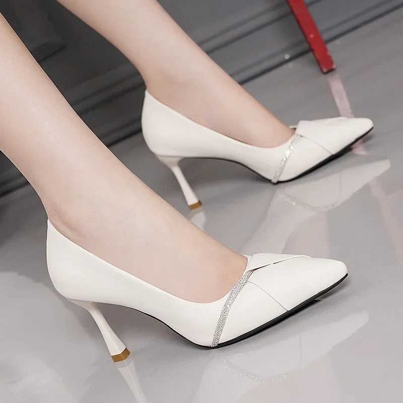 High Quality New Spring/Summer Fi Crystal Ultra Thin High Heels Black and White Light Mouth Sexy Point Womens Versatile High Heels T241024