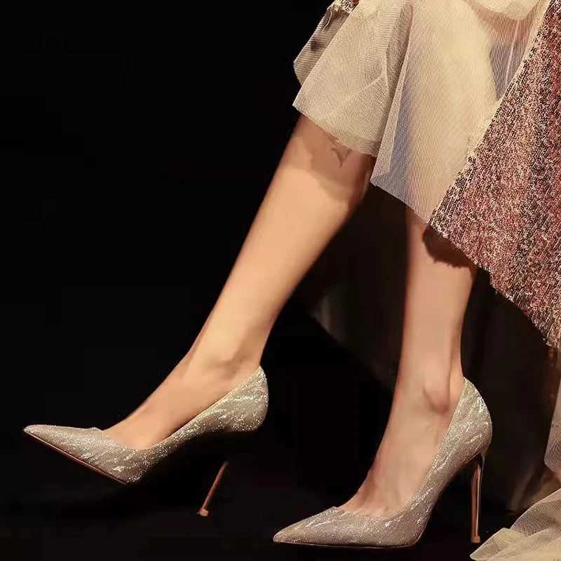 High Quality Luxury Sier Womens Pump Shoes Spring Pointed Toe High Heels Party Wedding Shoes Womens Stiletto High Heels Designer Shoes T241024