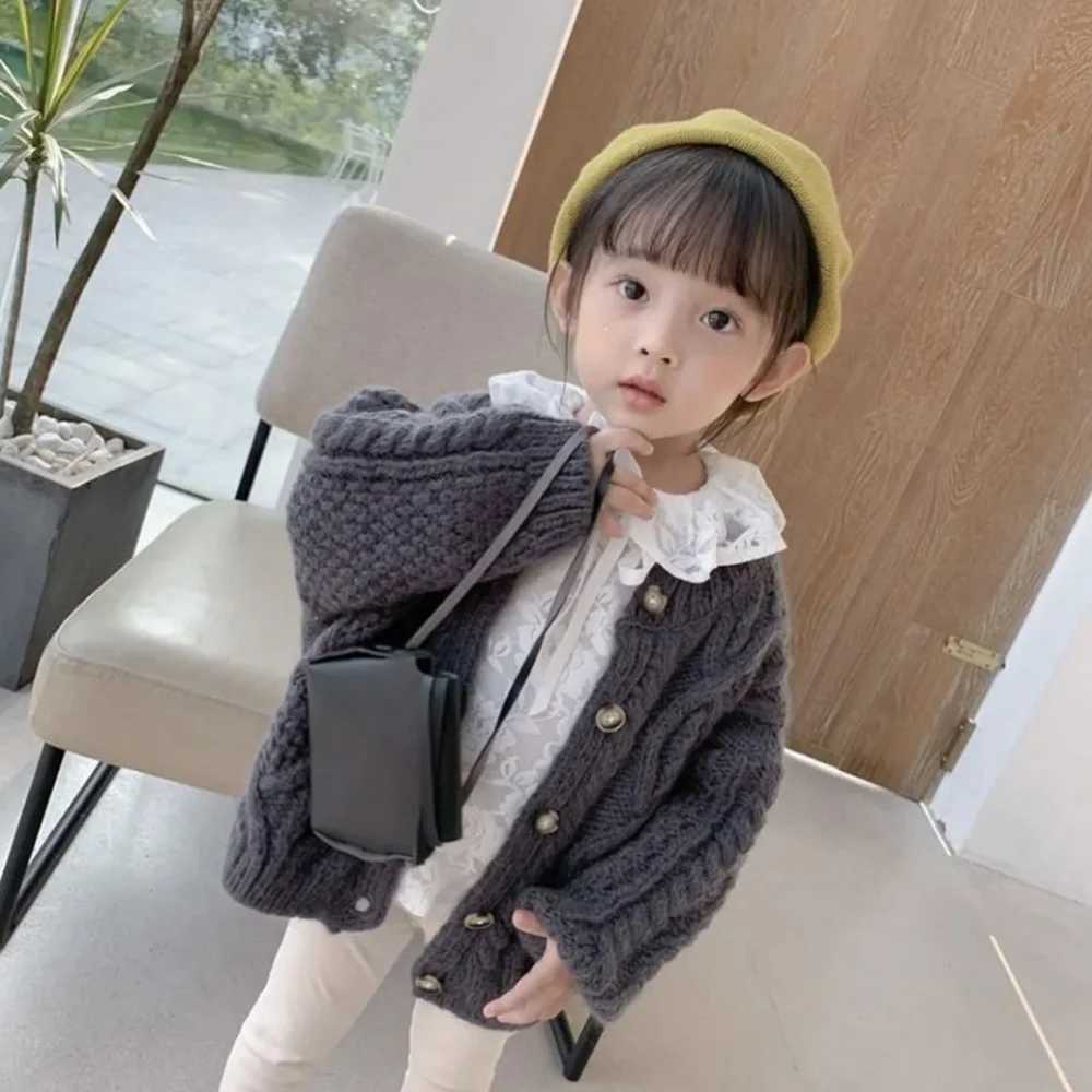 Autumn and winter girls cardigan wool sweater Korean style childrens retro knitted sweater childrens girls thick cardigan wool sweater W241025