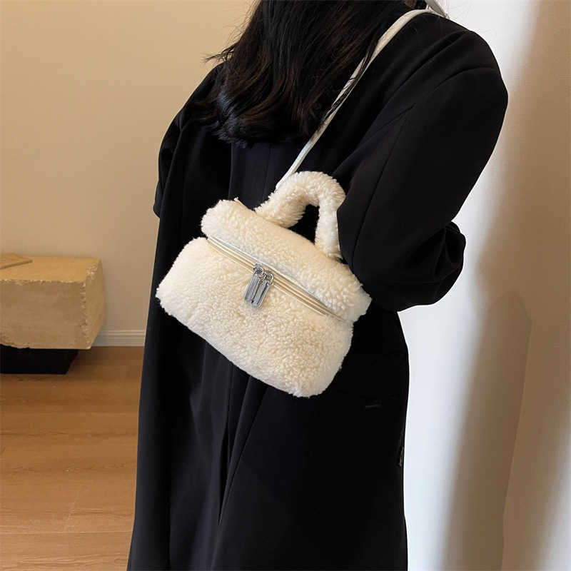Autumn winter lamb wool niche popular women's bag versatile plush handbag fashionable single shoulder crossbody bag 241015