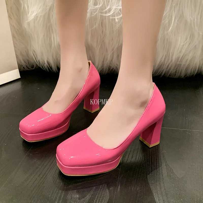 High Quality Sexy Square Heel Womens Shoe Heel Patent Leather Wedding Party Large Size 44 Pump Square Heel Zapatos De Mujer Plataforma T241024