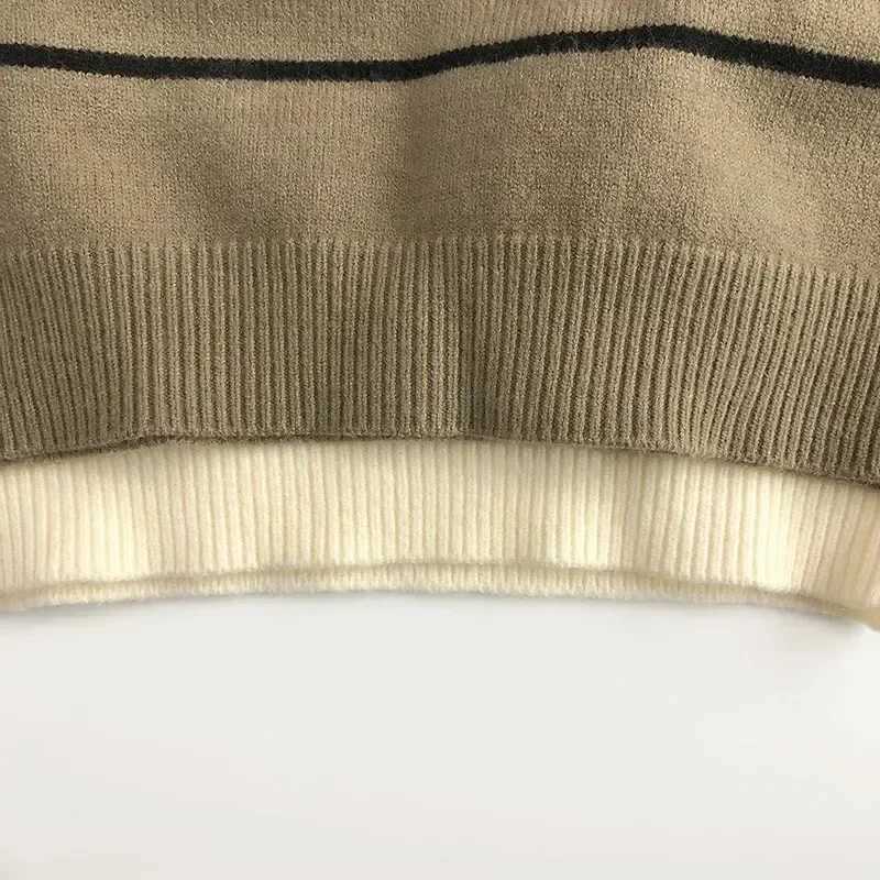 Childrens 2024 Autumn Sweater Boys Striped Korean Top Flip Collar Polo Collar Pulling Flower Girls Knitted Kossel Sweater W241025