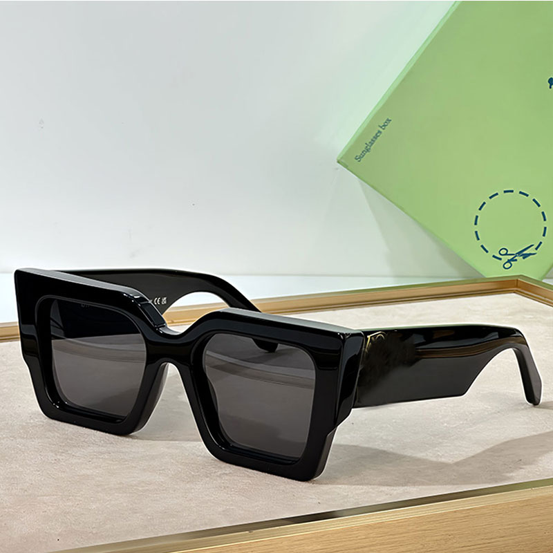 Designer Square Sunglasses women man square eyewear Fashion Party Outdoor Ultra thick temples Occhiali da sole quadrati di design 128