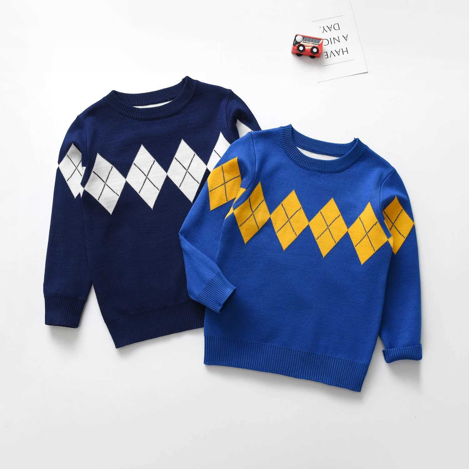 Boys in autumn and winter warm sweater patterns with checkered patterns hood sleeping sweater college style boys knitted sweater W241025