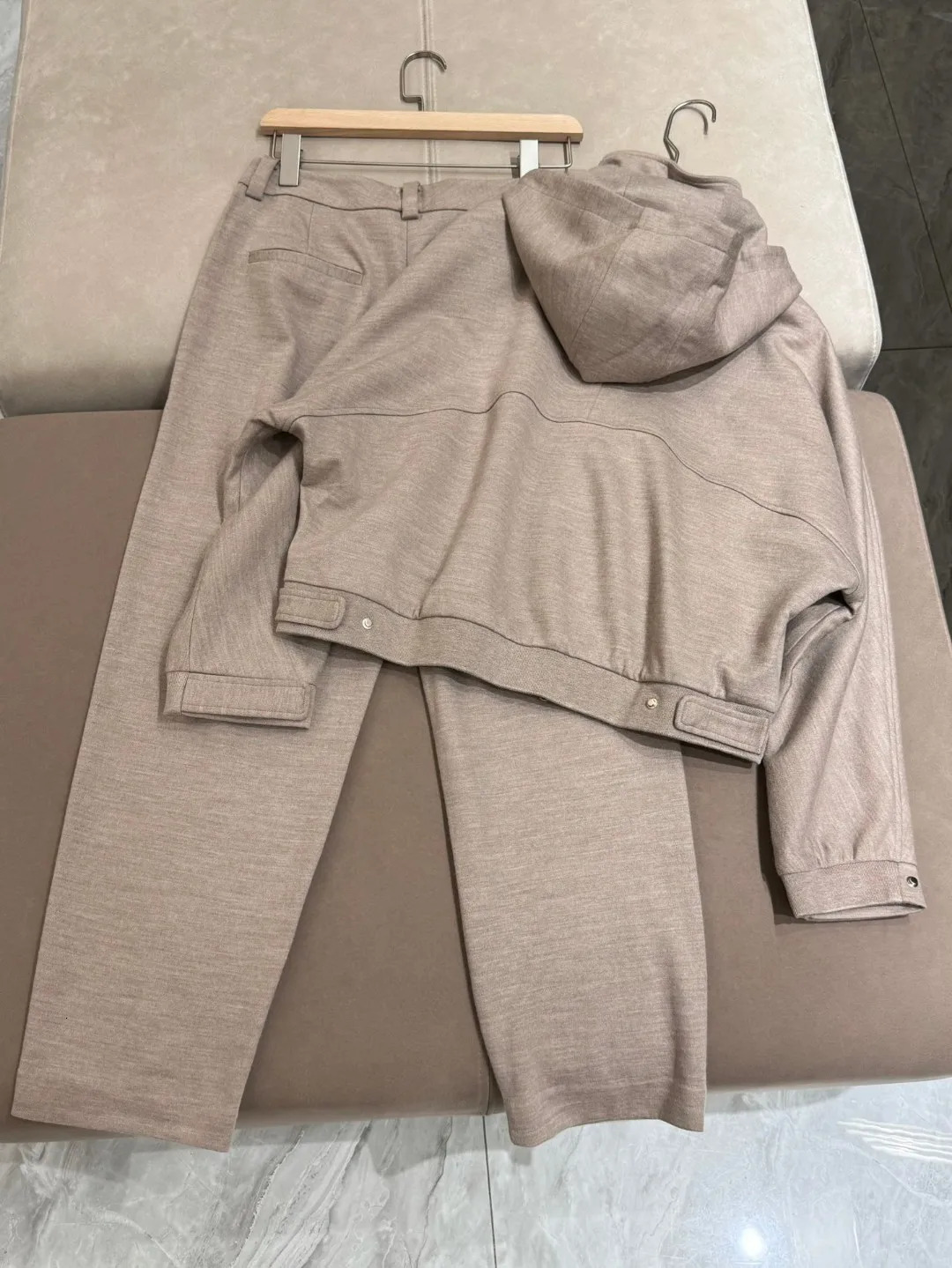 Autumn womens pants set hooded sweatshirt jackethigh waisted pants sports casual mens 2-piece set BC 241024