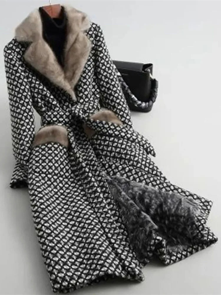 Winter Ladies High Quality Plaid Tweed With Velvet Padded Warm Long Sleeve Mink Fur Collar Woolen Coat Female 241021